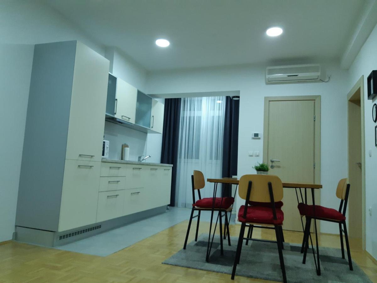 For5 Apartment Ðakovo Exterior foto